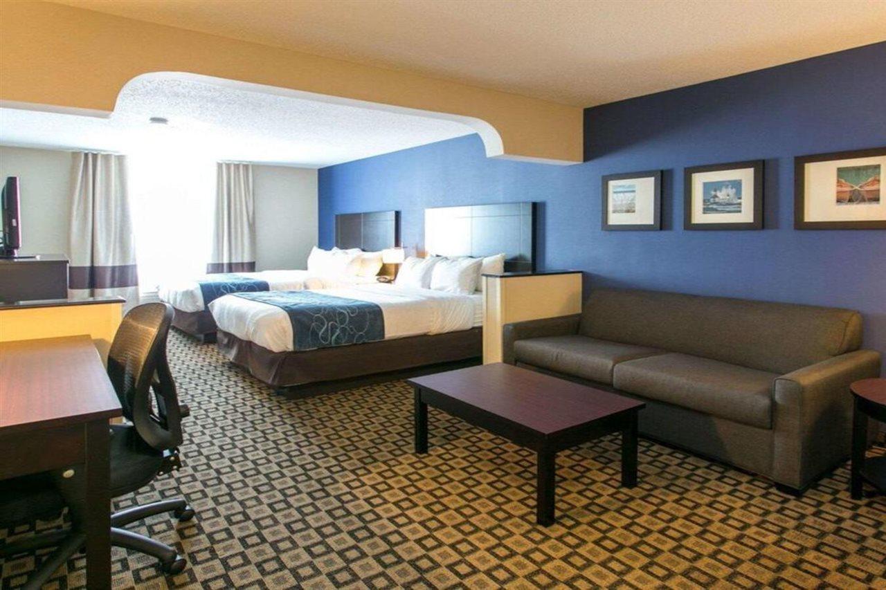 คอมฟอร์ต สวีท เบนตัน ฮาร์เบอร์ เซนต์ โจเซฟ Hotel เบนตันฮาร์เบอร์ ภายนอก รูปภาพ