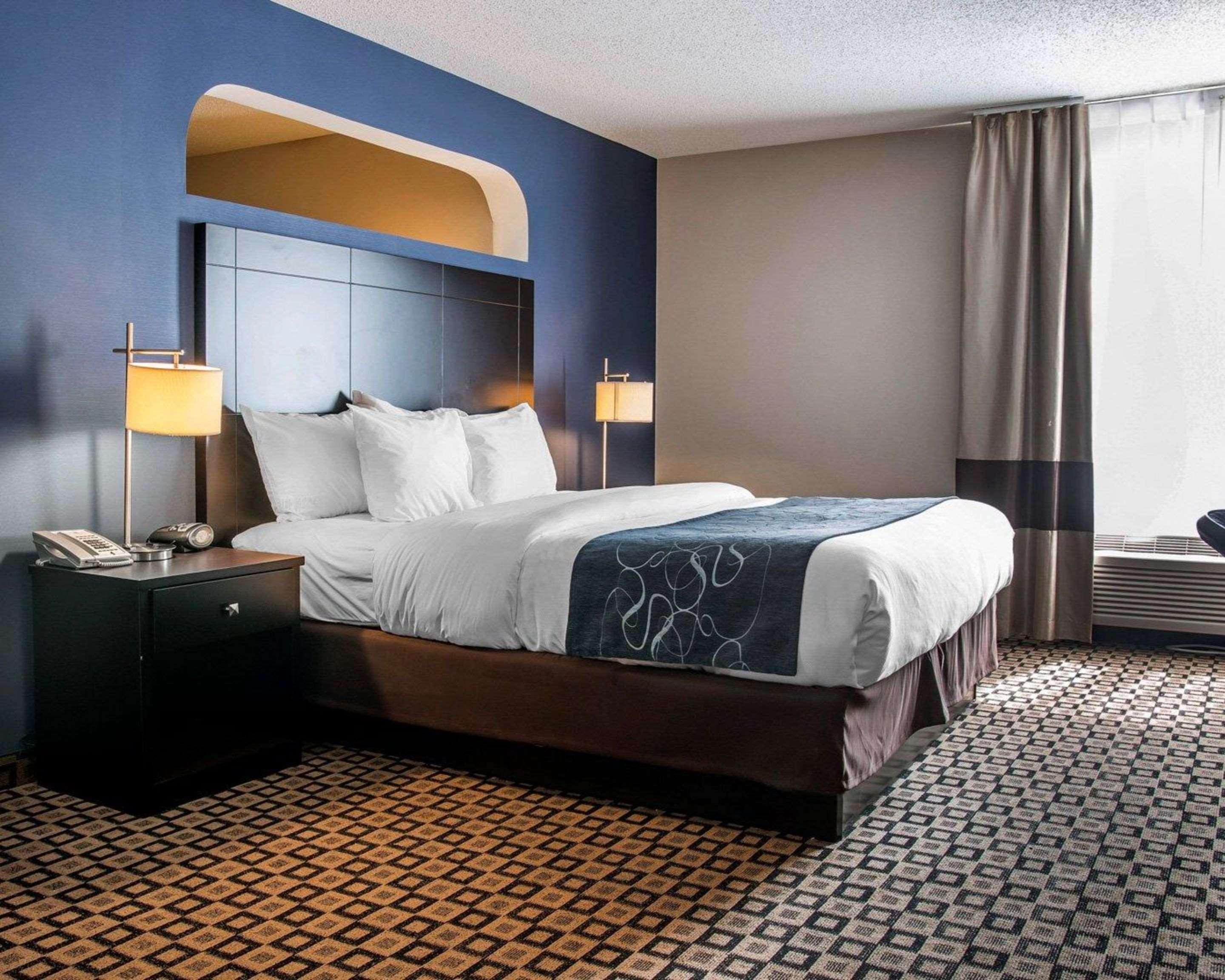 คอมฟอร์ต สวีท เบนตัน ฮาร์เบอร์ เซนต์ โจเซฟ Hotel เบนตันฮาร์เบอร์ ภายนอก รูปภาพ
