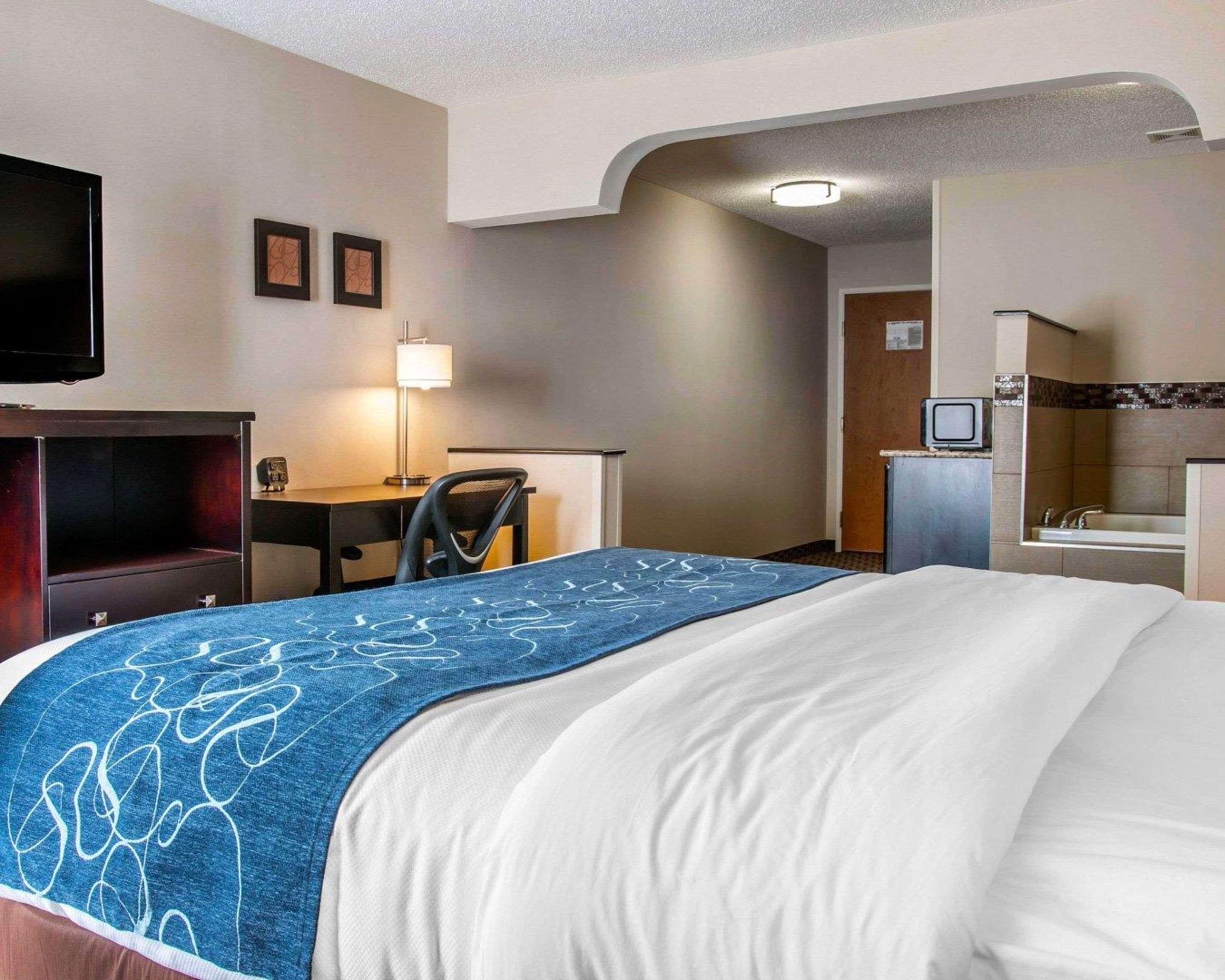 คอมฟอร์ต สวีท เบนตัน ฮาร์เบอร์ เซนต์ โจเซฟ Hotel เบนตันฮาร์เบอร์ ภายนอก รูปภาพ