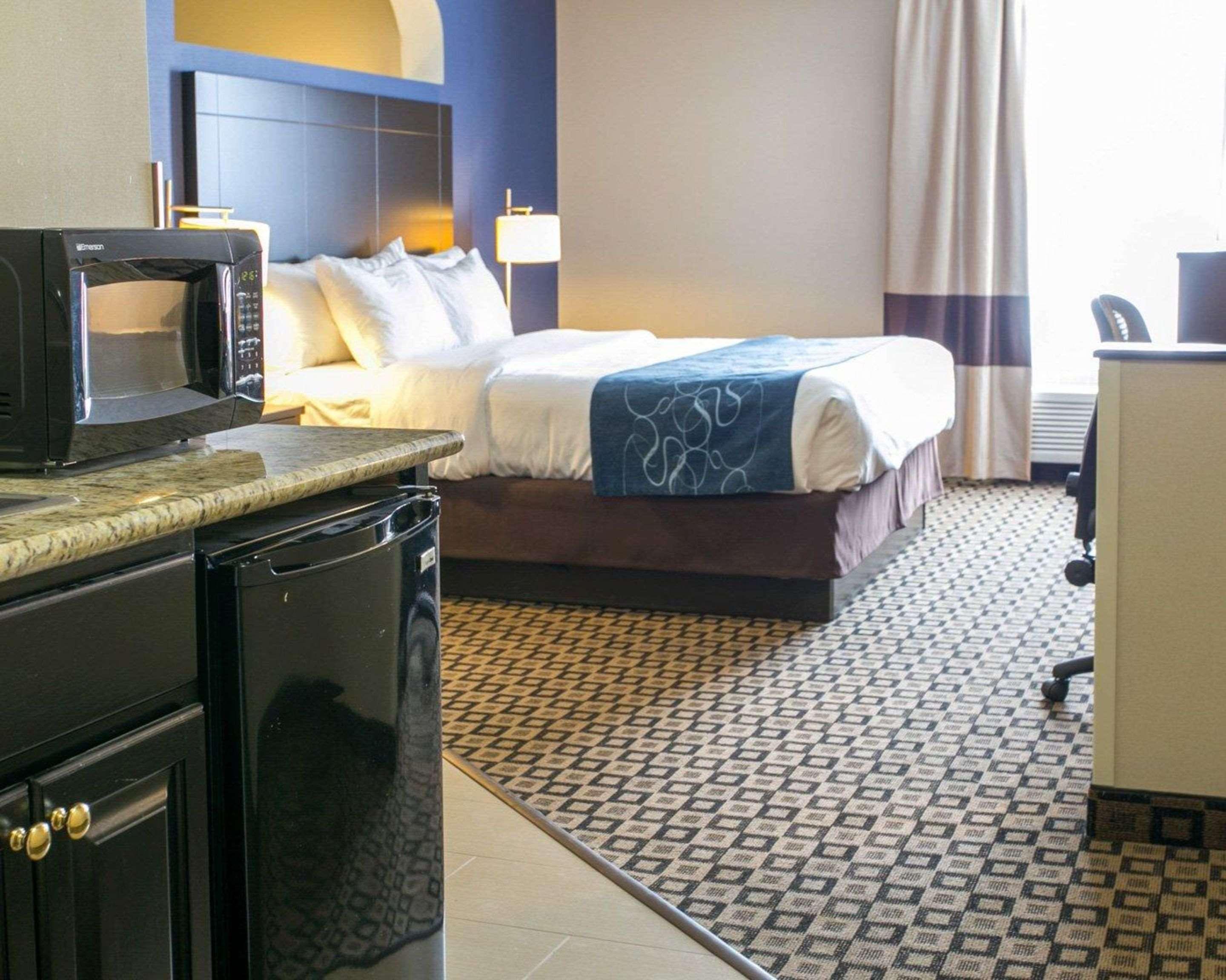 คอมฟอร์ต สวีท เบนตัน ฮาร์เบอร์ เซนต์ โจเซฟ Hotel เบนตันฮาร์เบอร์ ภายนอก รูปภาพ