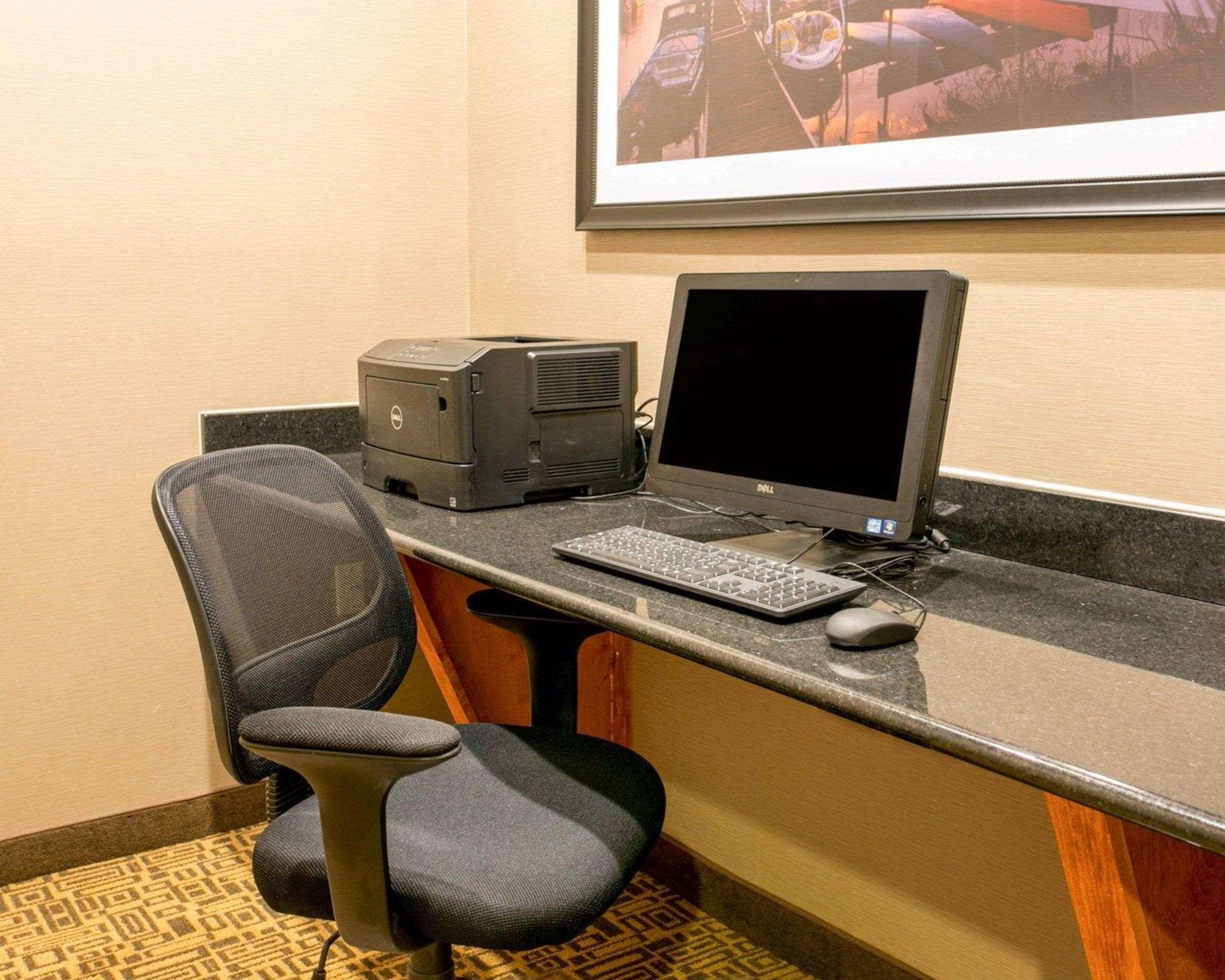 คอมฟอร์ต สวีท เบนตัน ฮาร์เบอร์ เซนต์ โจเซฟ Hotel เบนตันฮาร์เบอร์ ภายนอก รูปภาพ