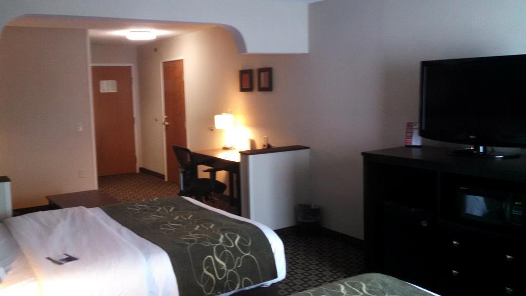 คอมฟอร์ต สวีท เบนตัน ฮาร์เบอร์ เซนต์ โจเซฟ Hotel เบนตันฮาร์เบอร์ ภายนอก รูปภาพ