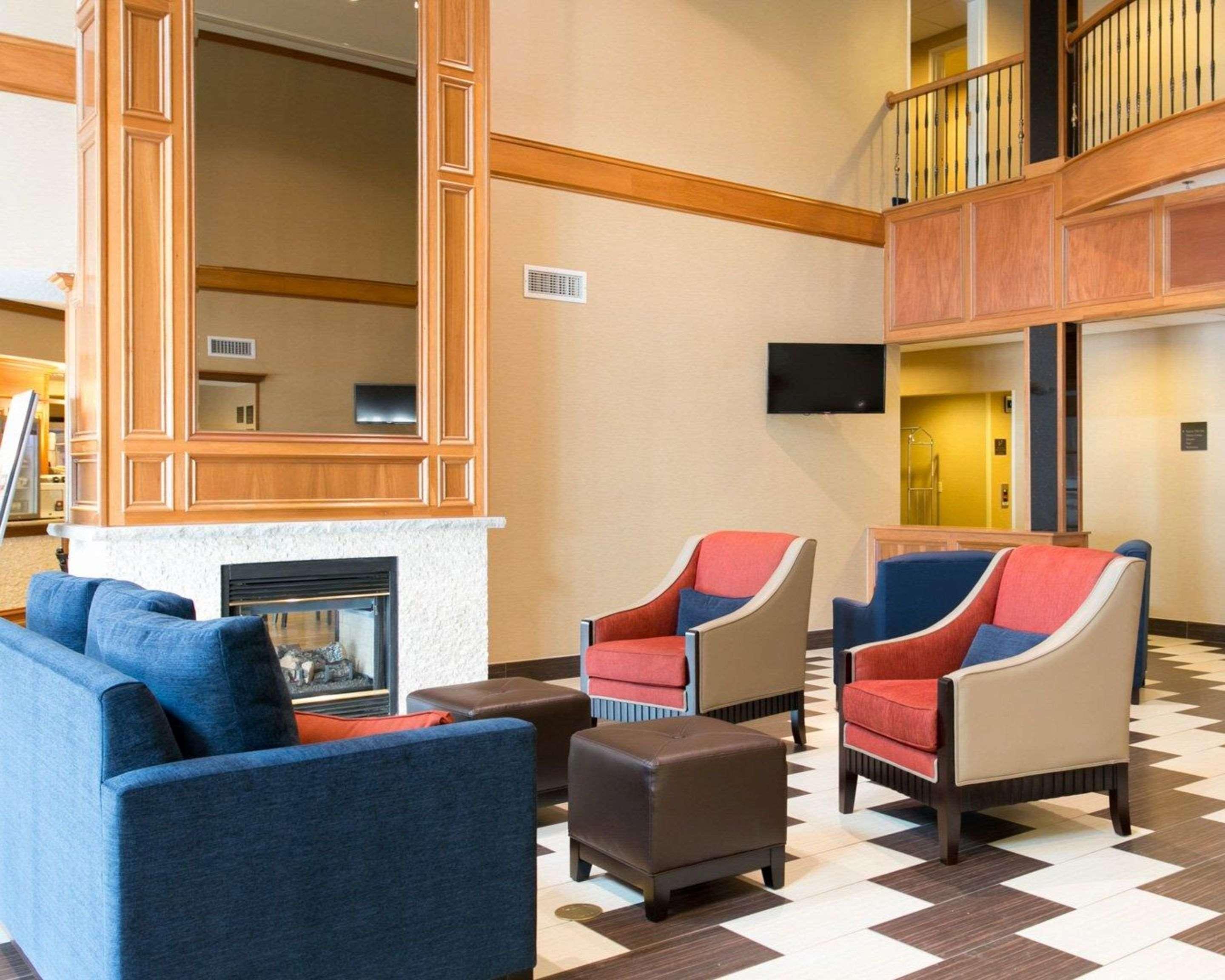คอมฟอร์ต สวีท เบนตัน ฮาร์เบอร์ เซนต์ โจเซฟ Hotel เบนตันฮาร์เบอร์ ภายนอก รูปภาพ