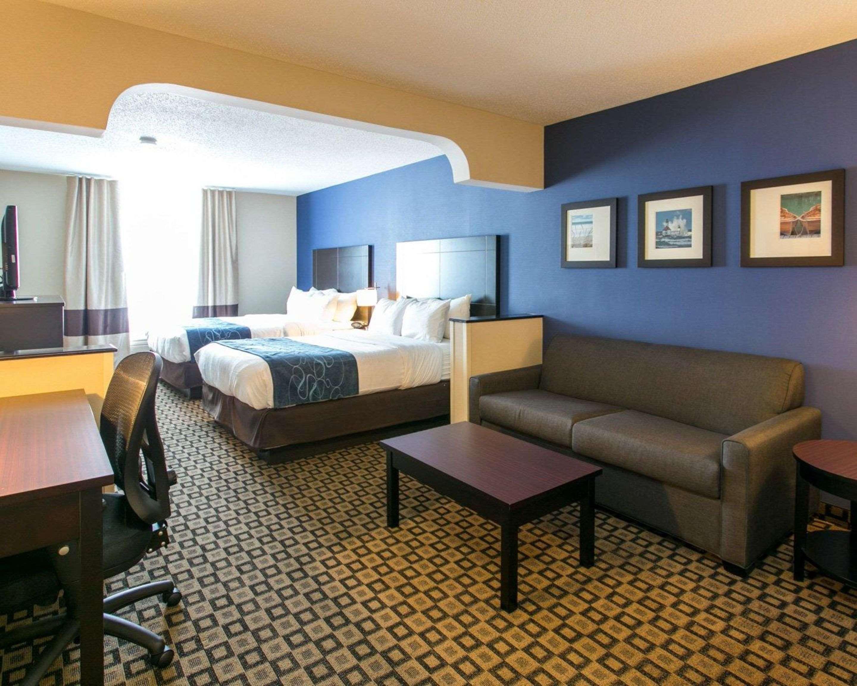 คอมฟอร์ต สวีท เบนตัน ฮาร์เบอร์ เซนต์ โจเซฟ Hotel เบนตันฮาร์เบอร์ ภายนอก รูปภาพ